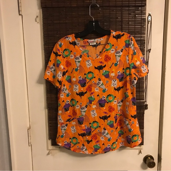 Scrub Star Tops - Scrubstar Fright Friends Women's V-Neck Print Scrub Top,